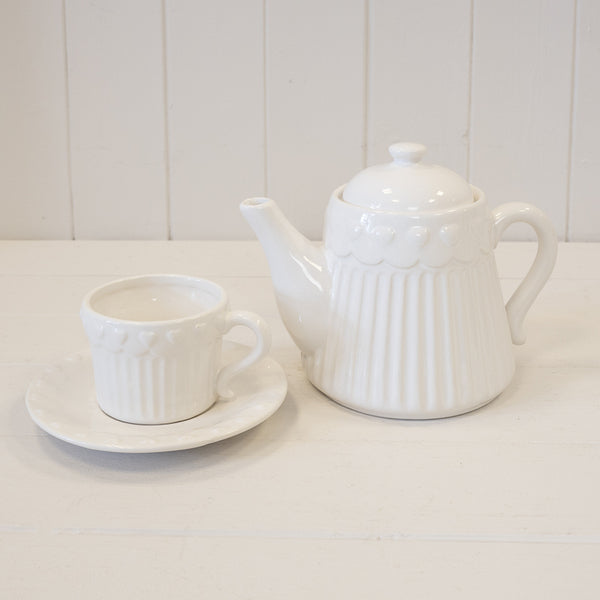 The Heartline Ribbed Teapot